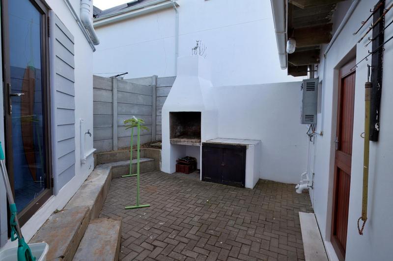 5 Bedroom Property for Sale in Stilbaai Wes Western Cape